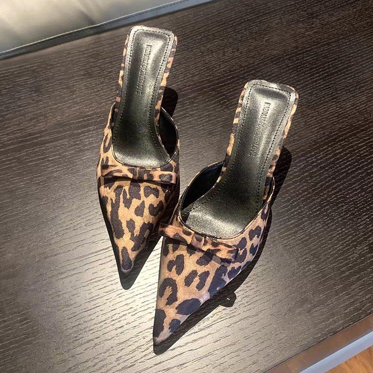 Damen-Slipper mit Leopardenmus – Ethnic Fashion For Women Bewertung und Preis