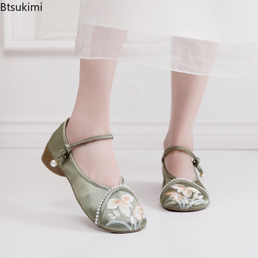Modische bestickte Damenschuhe – Ethnic Fashion For Women Bewertung und Preis
