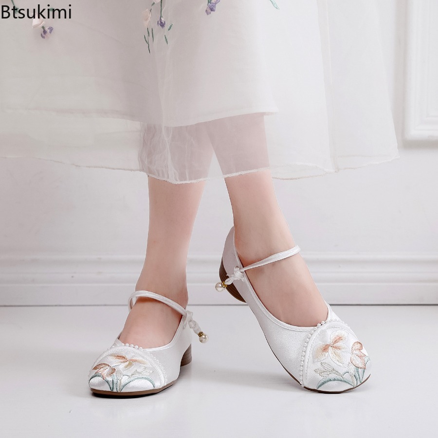 Modische bestickte Damenschuhe – Ethnic Fashion For Women Bewertung und Preis