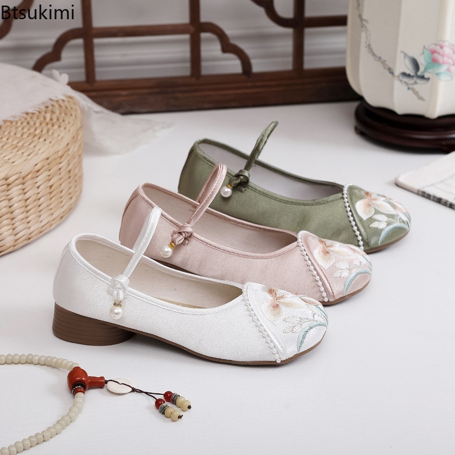 Modische bestickte Damenschuhe – Ethnic Fashion For Women Bewertung und Preis